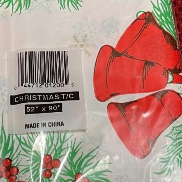 BETTER HOME CHRISTMAS 52" X 90" TABLECLOTH ~ WIPES CLEAN WATERPROOF PLASTIC - Picture 2 of 5